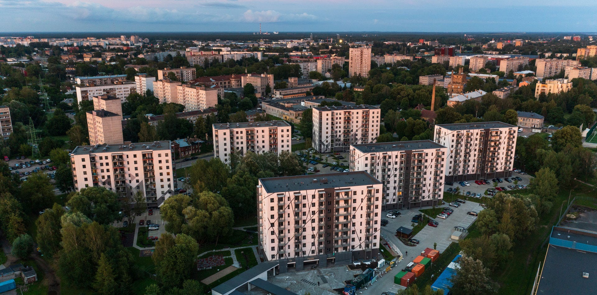 Jaunie projekti Rīgā Krasta kvartāls īres māja pirkt dzīvokli jaunajā projektā īrēt dzīvokli jaunajā projektā Centrā Ķengaragā Teikā Purvciemā Pļavniekos Juglā Mežciemā