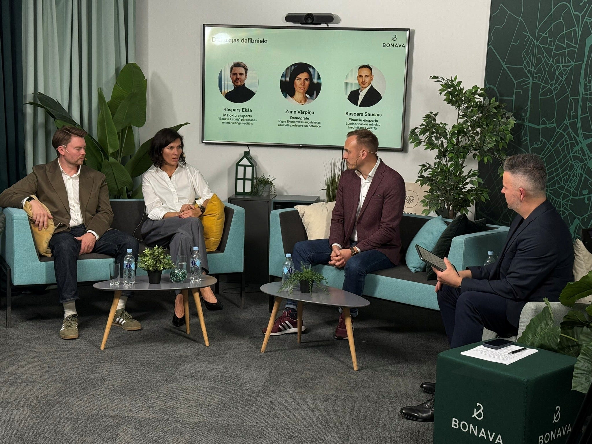 Eksperti Bonava diskusijā uzsver — atlikt pirmā mājokļa iegādi pēc 40 gadu vecuma nozīmē lielāku finansiālo slogu un mazāk elastīgu dzīves plānošanu jaunajā projektā.